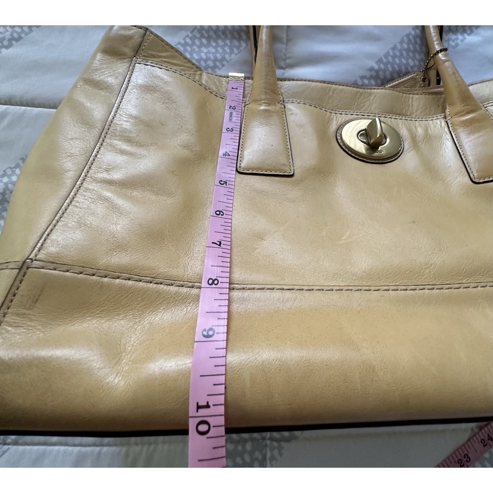 Vtg COACH Hamptons Large Leather Handbag 11555 Yellow Turnlock Tote Work Bag - Picture 4 of 16
